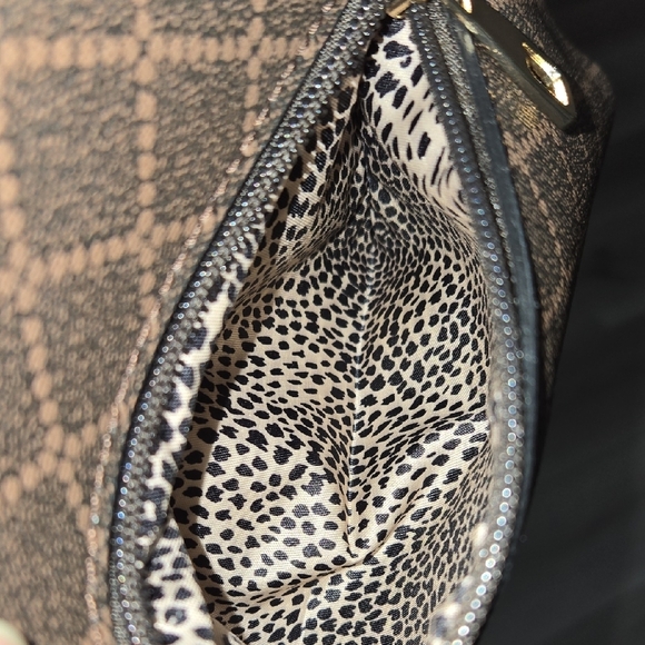 Mauve Bee - Picture 7 of 7